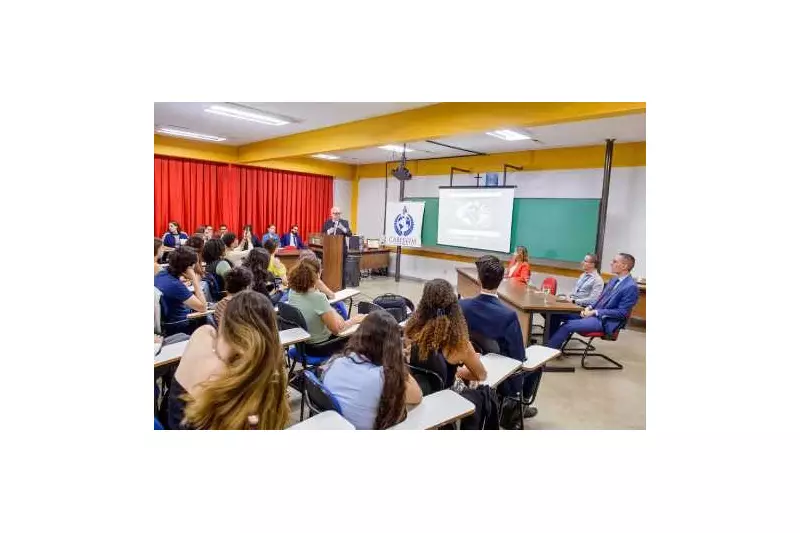 Relações Internacionais na PUC Goiás: Conheça o Curso que Forma Profissionais Globais