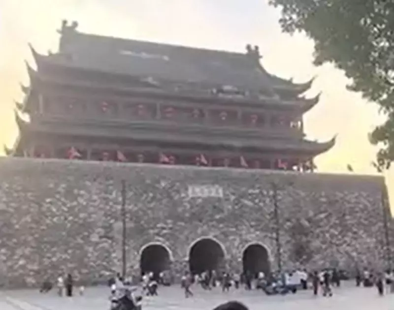 Torre histórica na China tem telhado desmoronado após reforma recente | Fato ou Fake