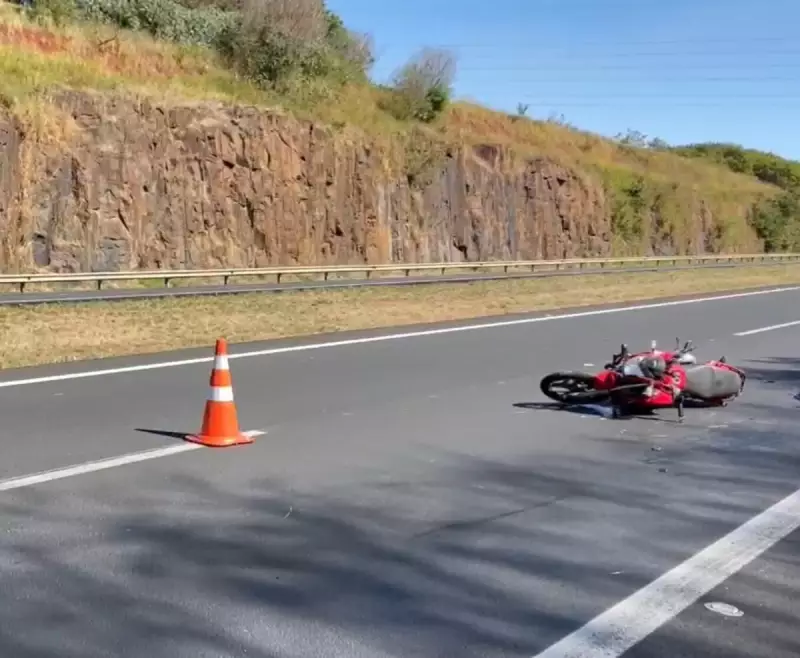 Tragédia na Rodovia dos Bandeirantes: motociclista morre após colisão com caminhão em Limeira