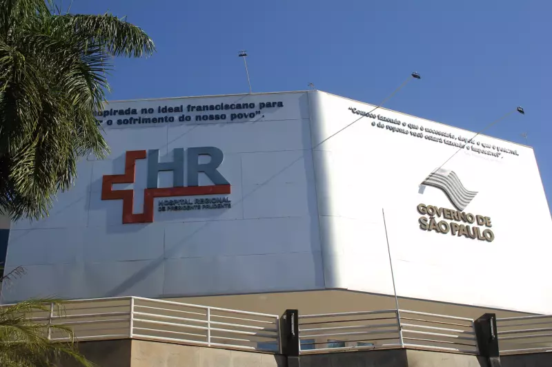 Tragédia no trânsito: motociclista morre após colidir com árvore na Avenida JK em Presidente Prudente