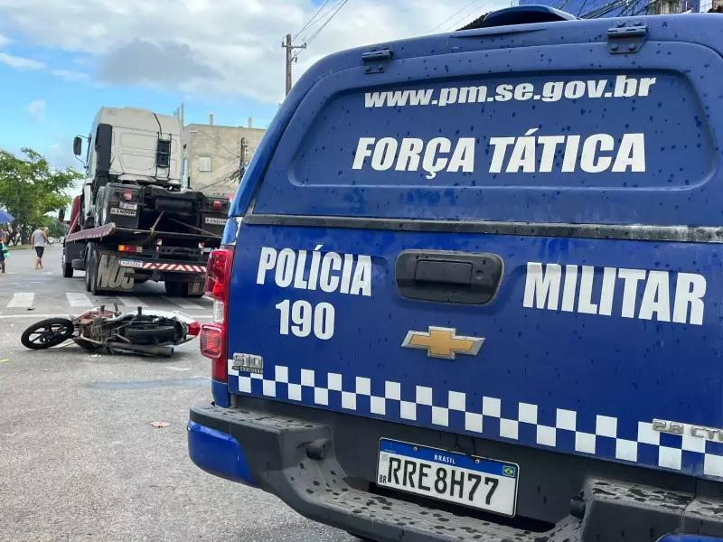 Tragédia no trânsito: motociclista morre após colisão com caminhão em Aracaju