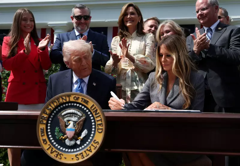 Trump sanciona lei que criminaliza pornografia de vingança e deepfakes sem consentimento nos EUA