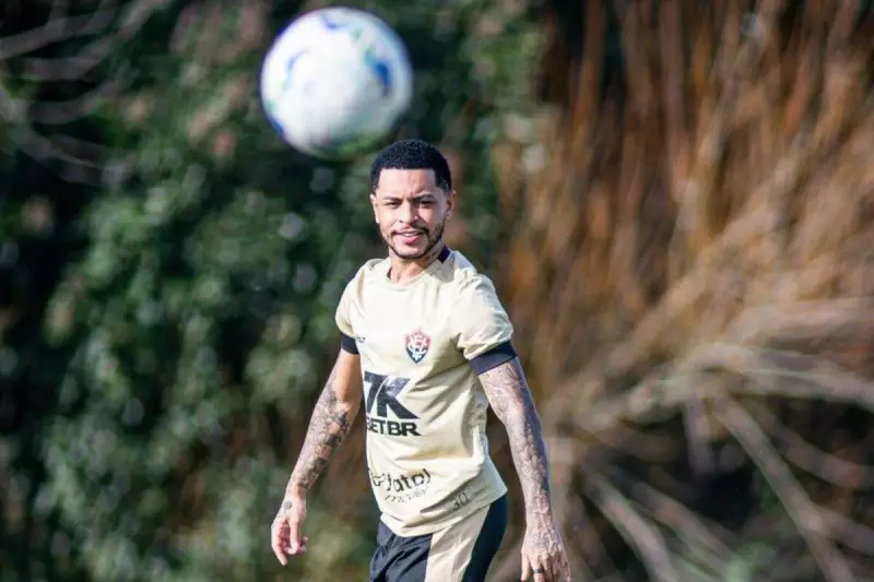Vitória inicia preparação para jogo contra o Santos com quatro jogadores no DM